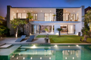 Villa Terbis - luxurious private Villa surrounded by rice paddies